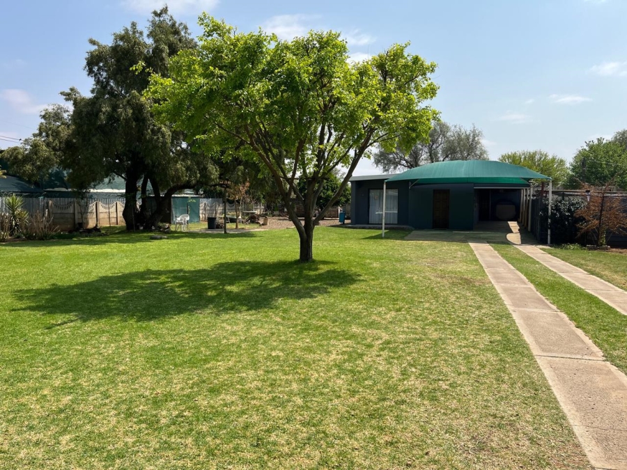 2 Bedroom Property for Sale in Bloemhof North West